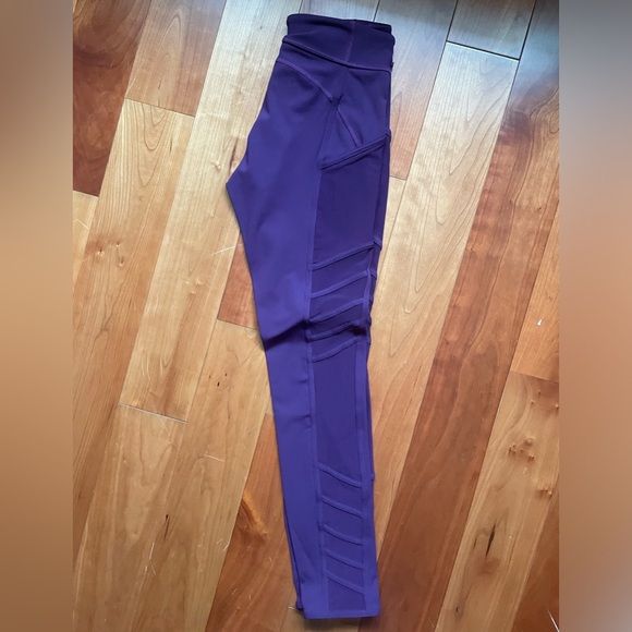 Lululemon leggings - Picture 3 of 4